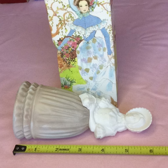 FINAL SALE PRICE Vintage Avon Clock & Lady Decanter Set - Picture 5 of 5